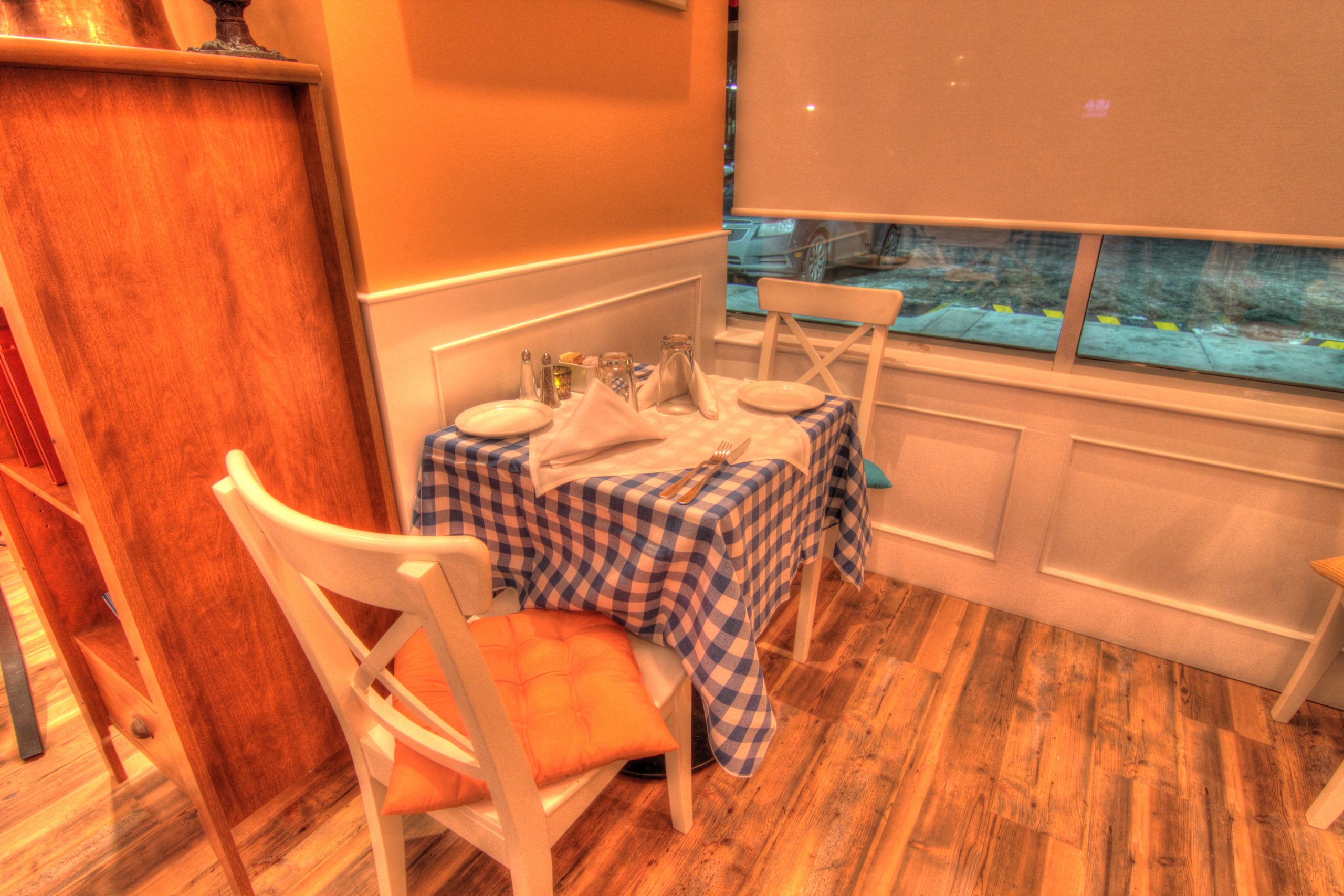 Plaka Okotoks Dining Area