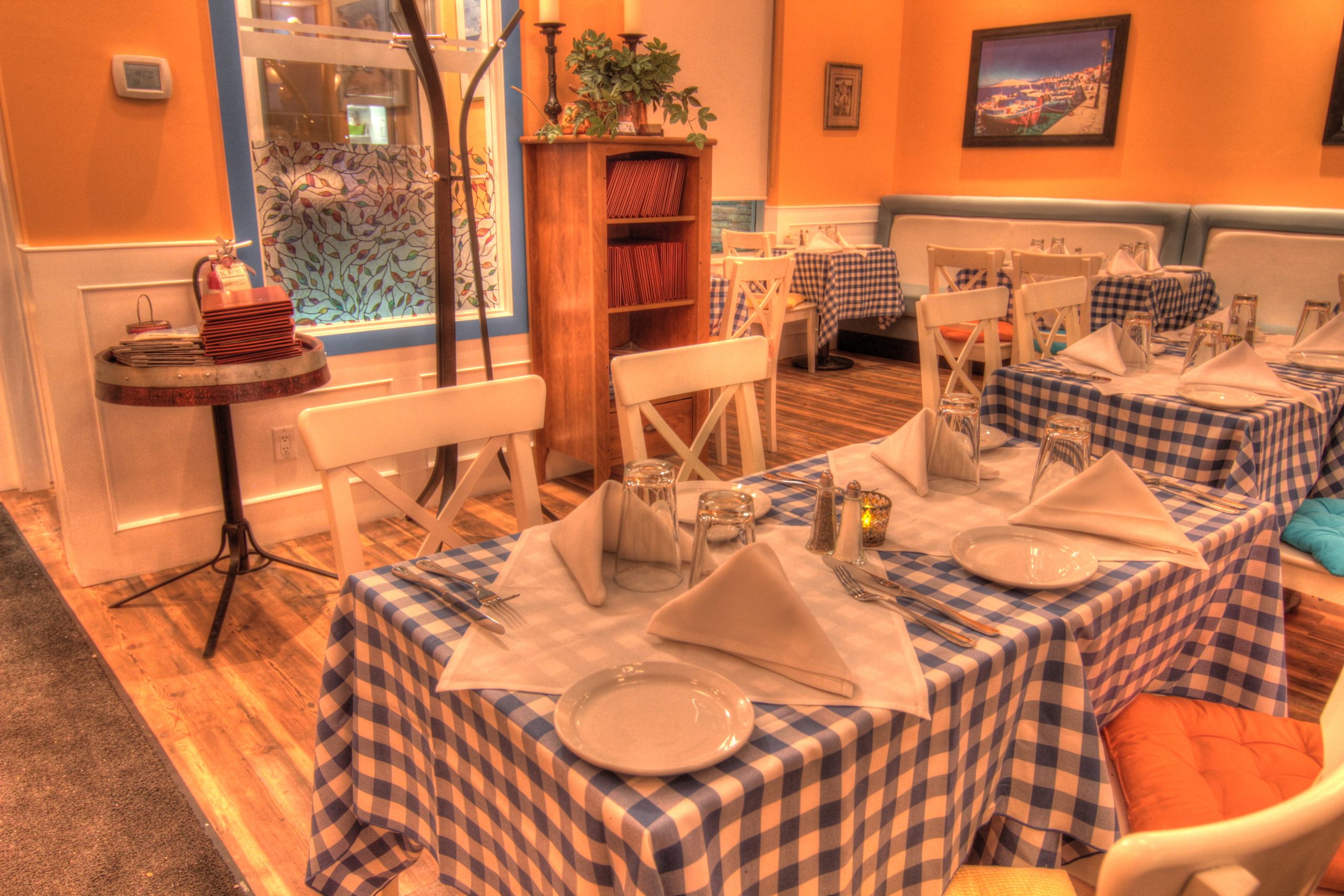 Plaka Okotoks Dining Area