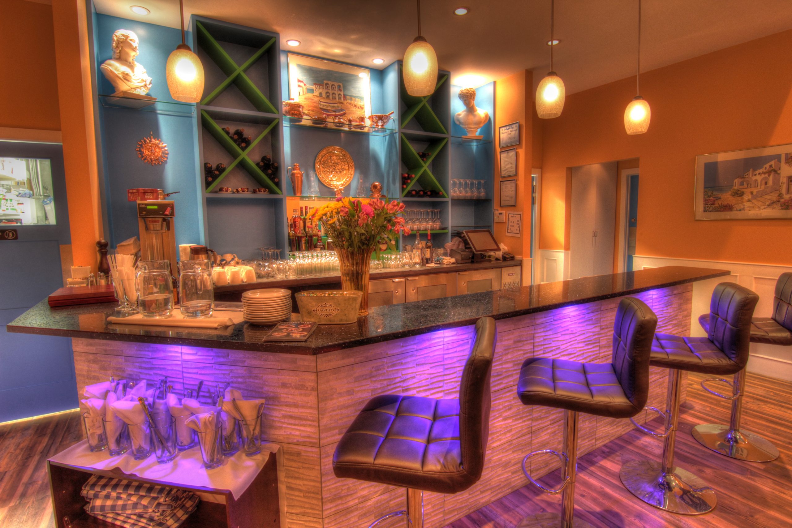 Plaka Okotoks Dining Area
